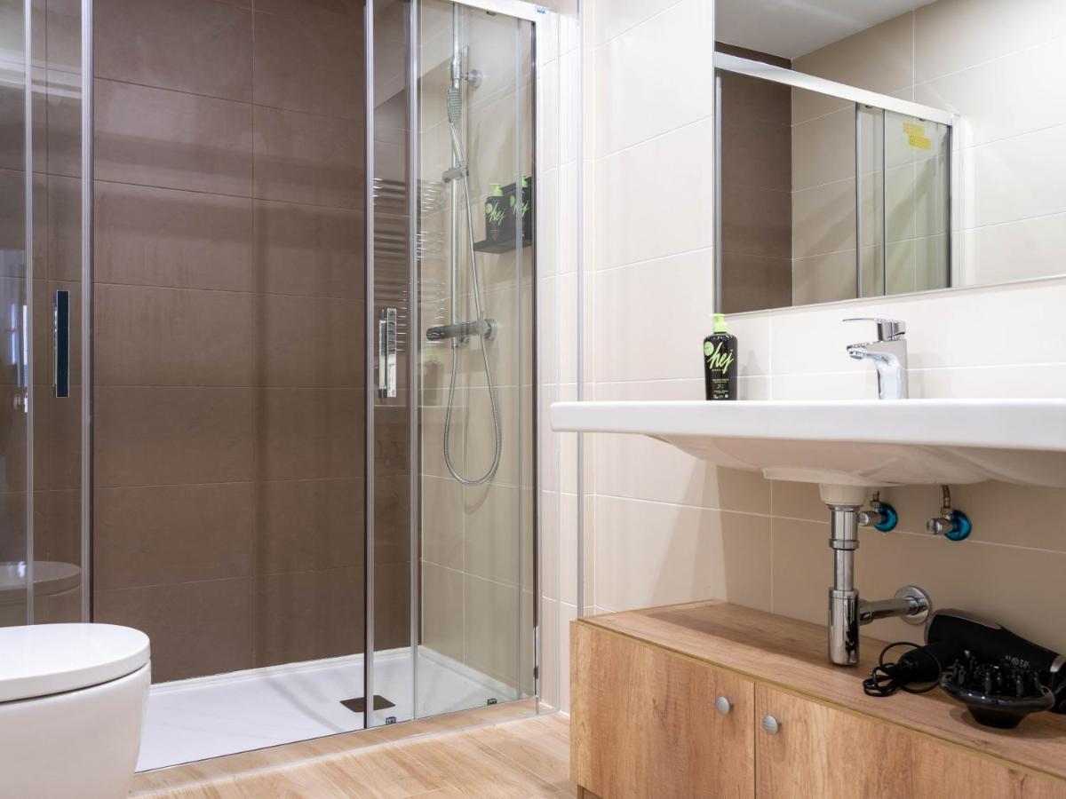 Limehome Barcelona Carrer De Besalu 90 - Estancia Temporal Ngoại thất bức ảnh