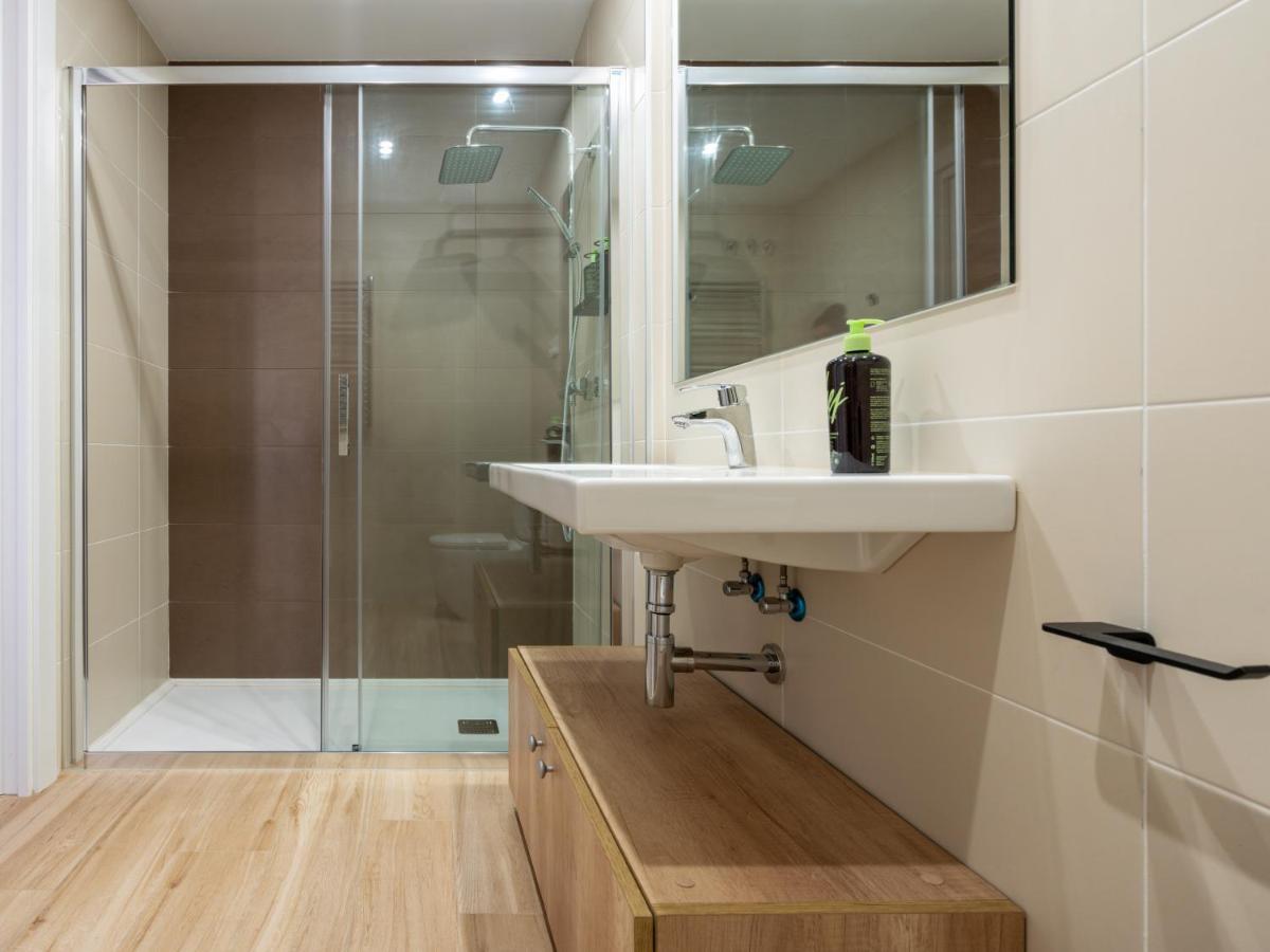 Limehome Barcelona Carrer De Besalu 90 - Estancia Temporal Ngoại thất bức ảnh