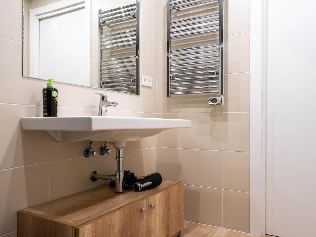 Limehome Barcelona Carrer De Besalu 90 - Estancia Temporal Ngoại thất bức ảnh