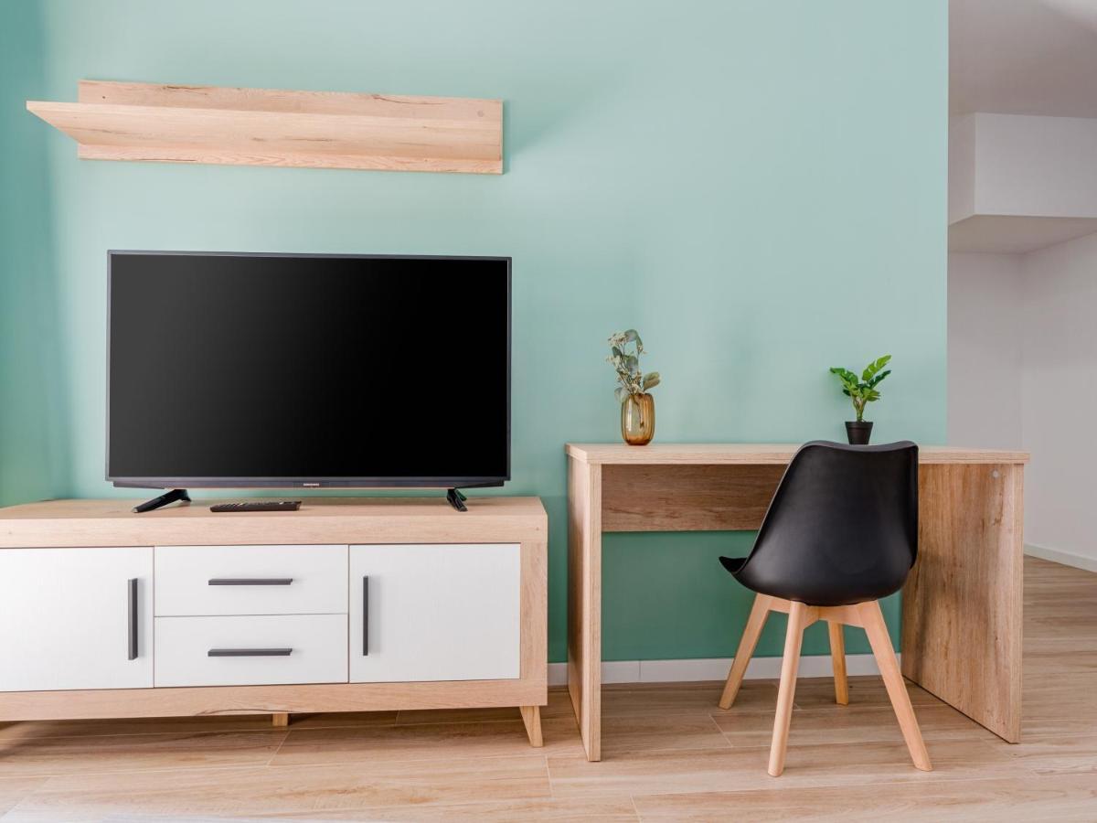 Limehome Barcelona Carrer De Besalu 90 - Estancia Temporal Ngoại thất bức ảnh